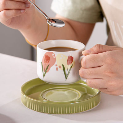 Customized Logo Flower Design Ceramic Tea Cup And Saucer Set For Restaurant For Afternoon Tea 200ml