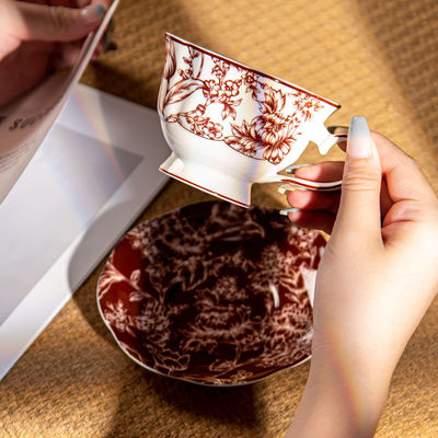Elegant Ceramic Coffee Mug And Saucer Set Light Luxury Gold Line Design For Drinkware